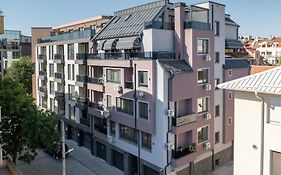 Apartments By The River Free Parking